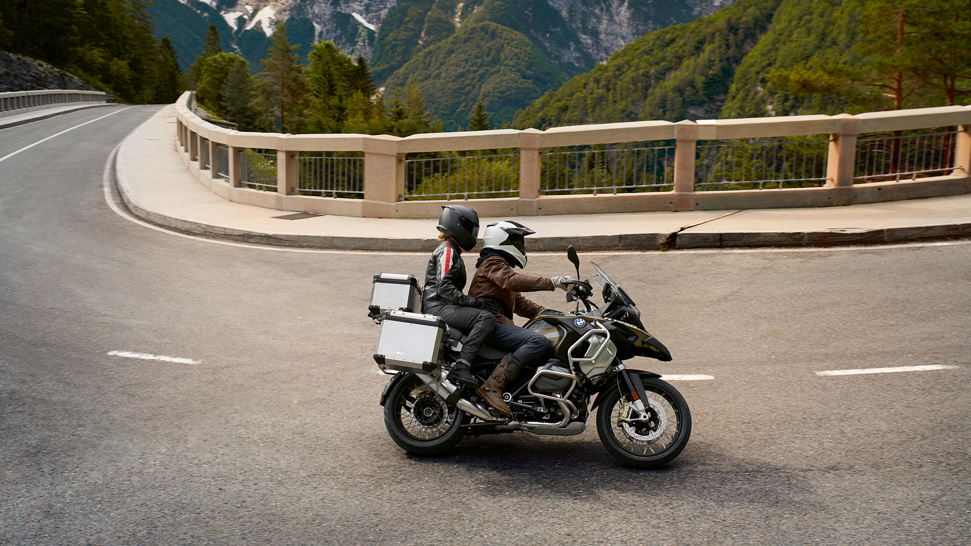 2019 BMW R 1250 GS Adventure Side Rear Exterior